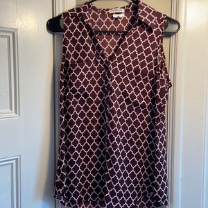 Sleeveless collared blouse